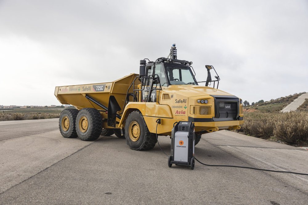 SafeAI and Obayashi autonomous electric Cat 725 retrofit