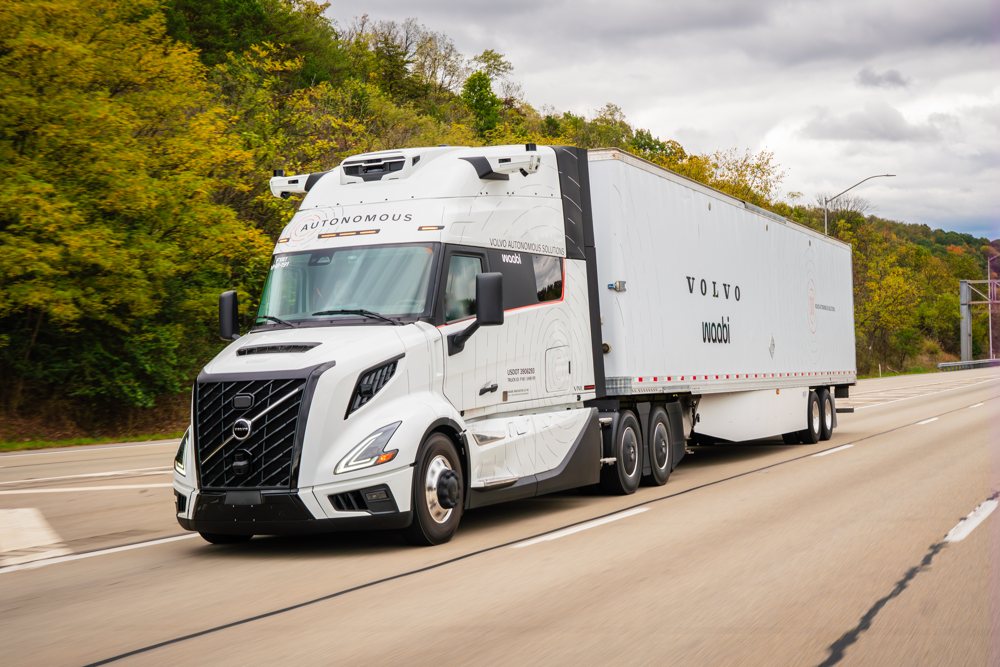 Volvo VNL Autonomous powered by the Waabi Driver